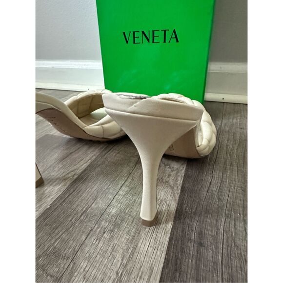 BOTTEGA VENETA Embossed rubber slides - Picture 12 of 14